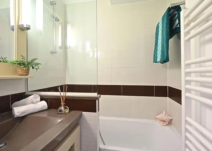 L'esquinade - Fh205 By Interhome *